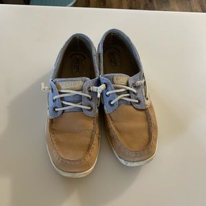 Women’s Sperry boat shoes size 9